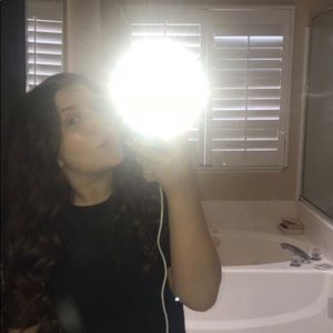 Meet your Posher, Desiree